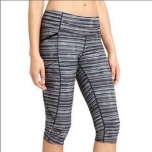 Athleta Space Dye pocket knickers cropped leggings size S